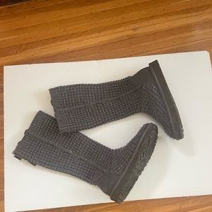 UGG Women's Classic Cardy Cabled Knit Boots in Gray Size 7